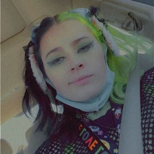 Meet your Posher, Mia